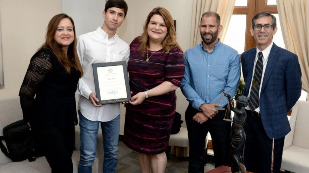  Estudiante de duod&eacute;cimo grado del Colegio Marista de Manat&iacute; es ganador de la competencia de tecnolog&iacute;a del Congreso 