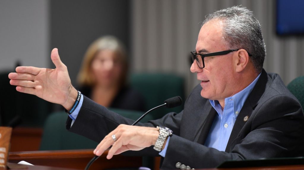  Representante cursar&aacute; comunicaci&oacute;n con la JCF para optimizar condiciones econ&oacute;micas y detener el &eacute;xodo en la Isla 