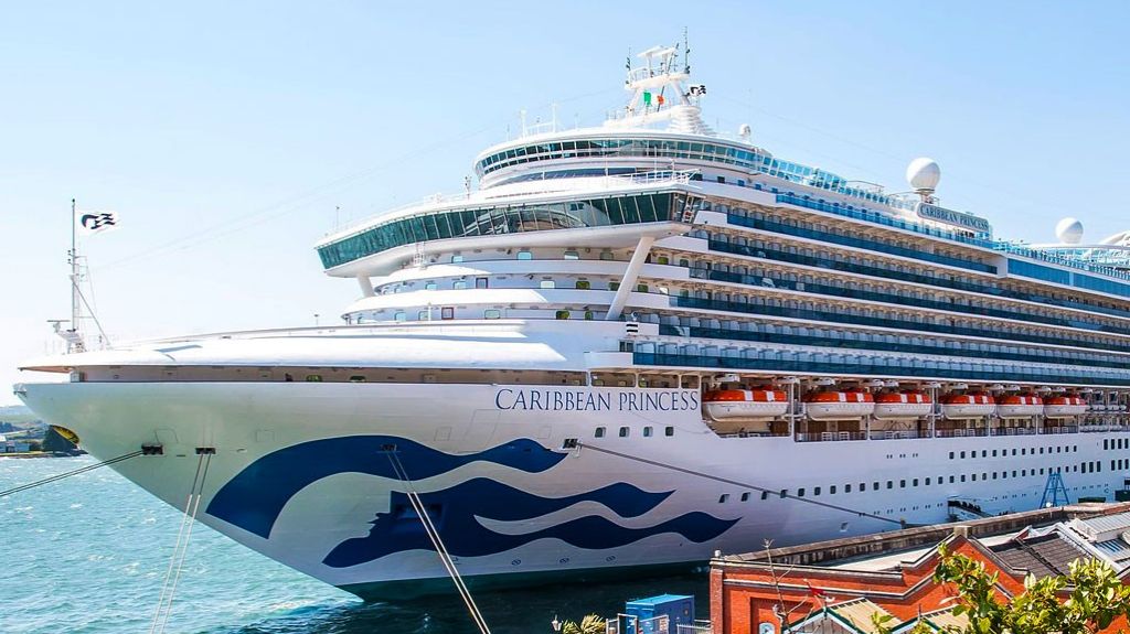  Crucero con 300 personas con brote gastrointestinal arriba al sur de Florida 