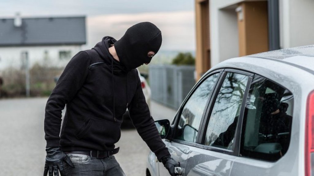  Le tumban $3,000 que dej&oacute; dentro de un auto en Guaynabo 