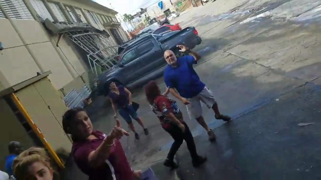  Video: Clientes amotinados en Carolina porque no querían entregarles las plantas eléctricas 