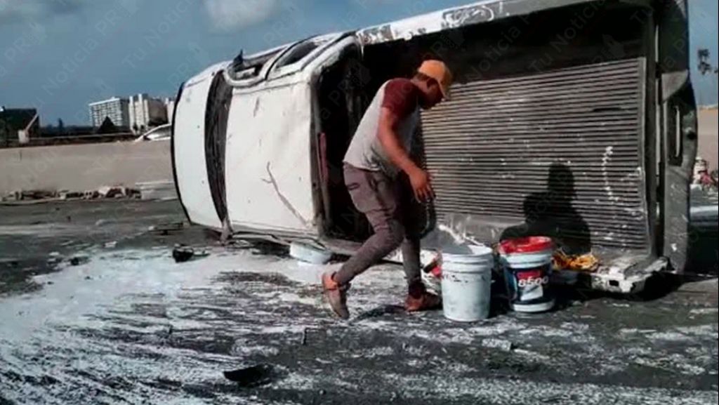  Video&rdquo; Se Vuelca veh&iacute;culo en el expreso Baldorioty 