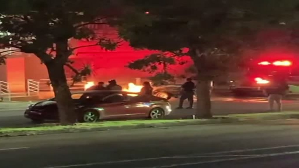  Video: Se incendia un auto en Bayam&oacute;n 