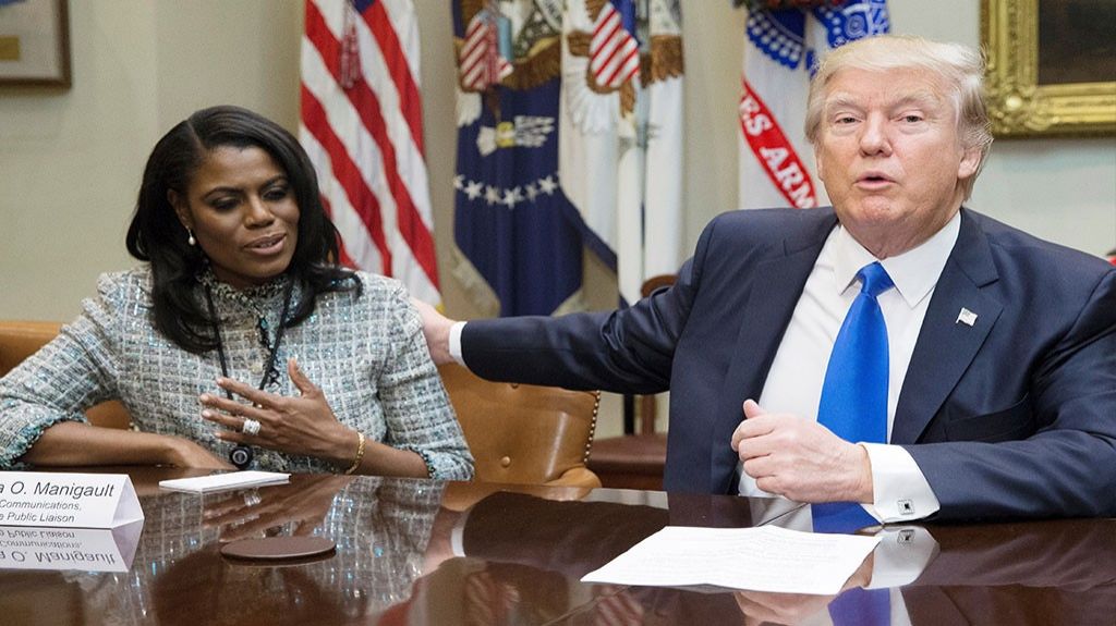  Una exasesora de la Casa Blanca grab&oacute; a Trump en secreto, seg&uacute;n medios 