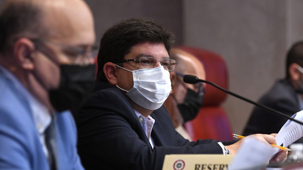  Senador Aponte Dalmau ser&aacute; acusado por alteraci&oacute;n a la paz y agresi&oacute;n, confirman sus abogados 