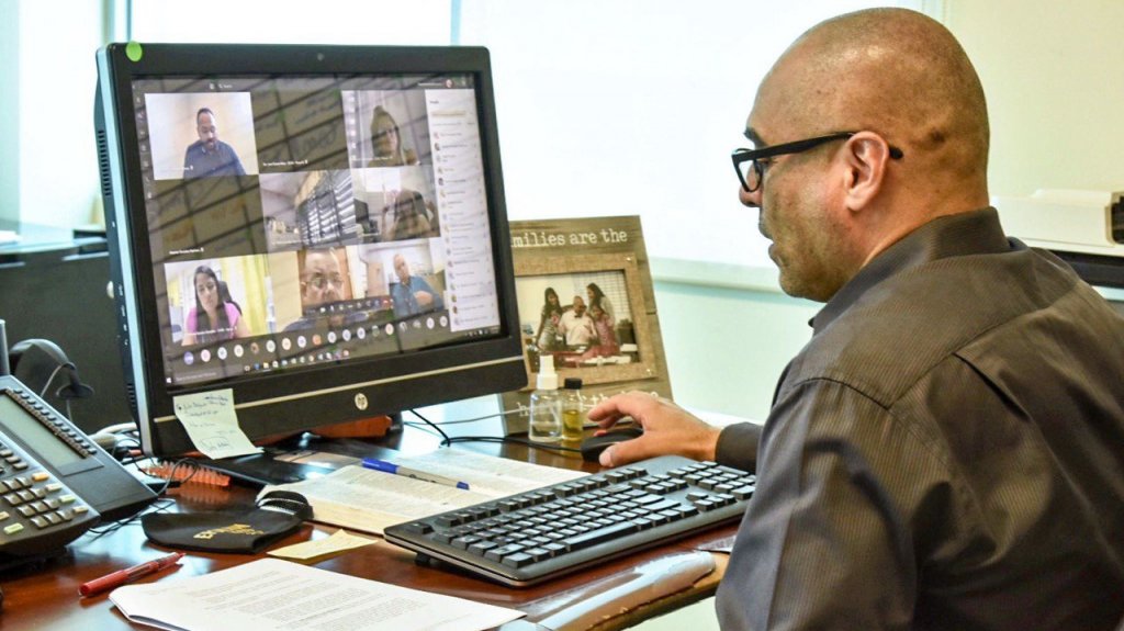  Secretario de Educaci&oacute;n presenta a directores de escuelas el plan de regreso a clases 