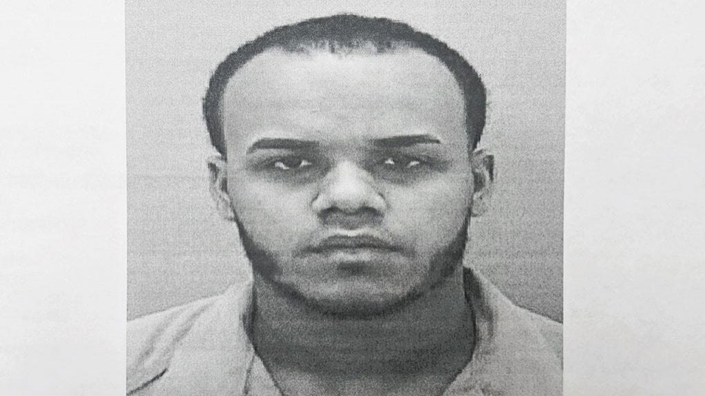  A la cárcel por andar por bancos de Carolina cambiando cheques que no eran del 