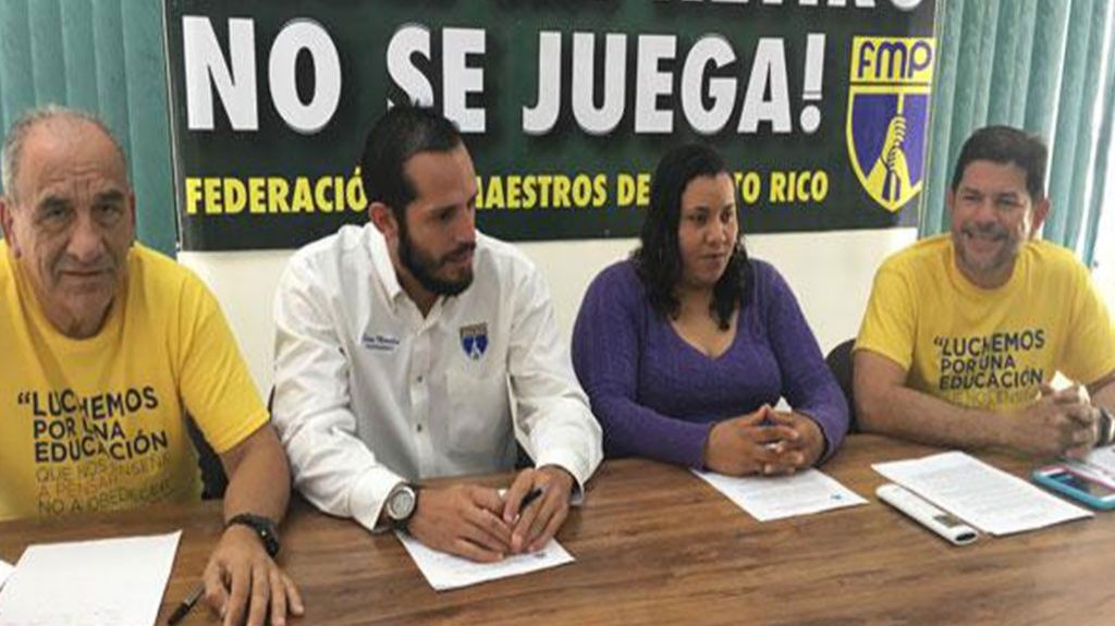  Maestros jubilados har&aacute;n vigilia frente edificio federal 