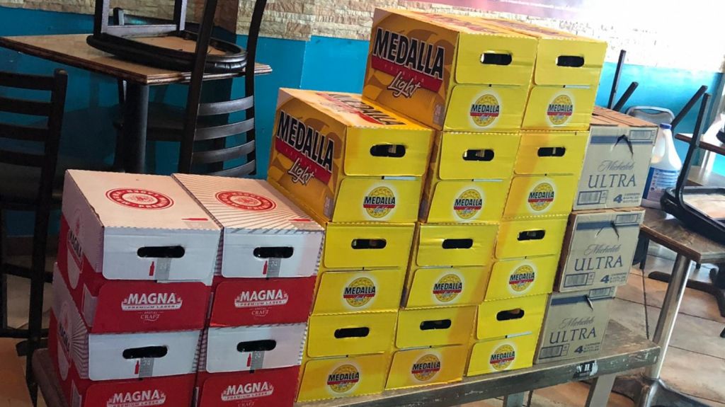  Hacienda suspende licencia de bebidas alcoh&oacute;licas a otros dos establecimientos por violar orden de cierre 