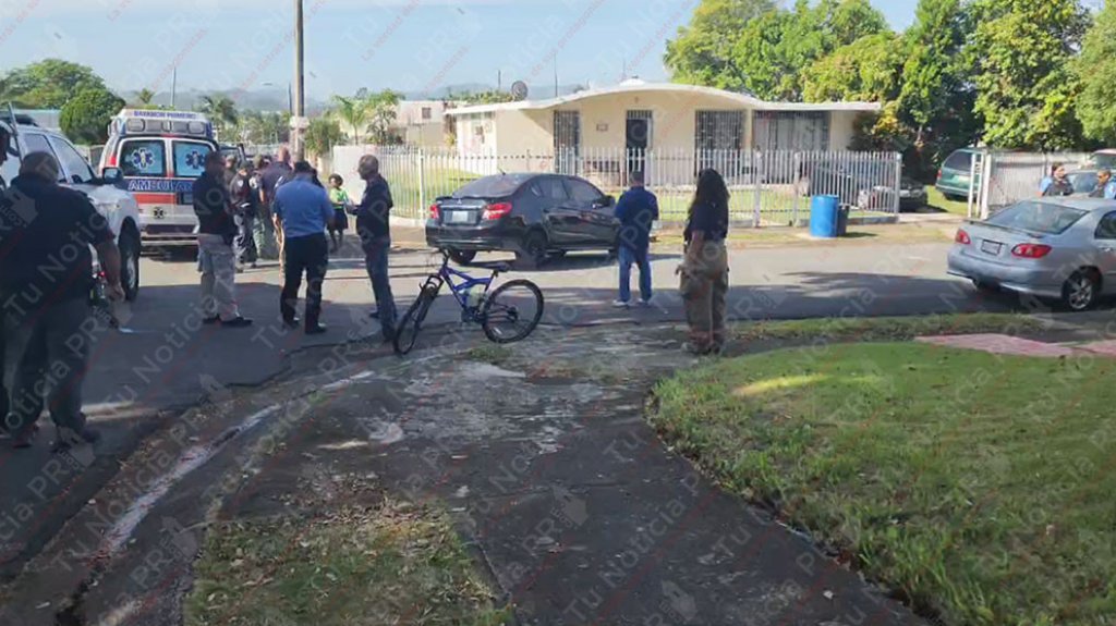  Video: Menor en bicicleta queda pillado bajo un veh&iacute;culo que lo impacto en Bayam&oacute;n 