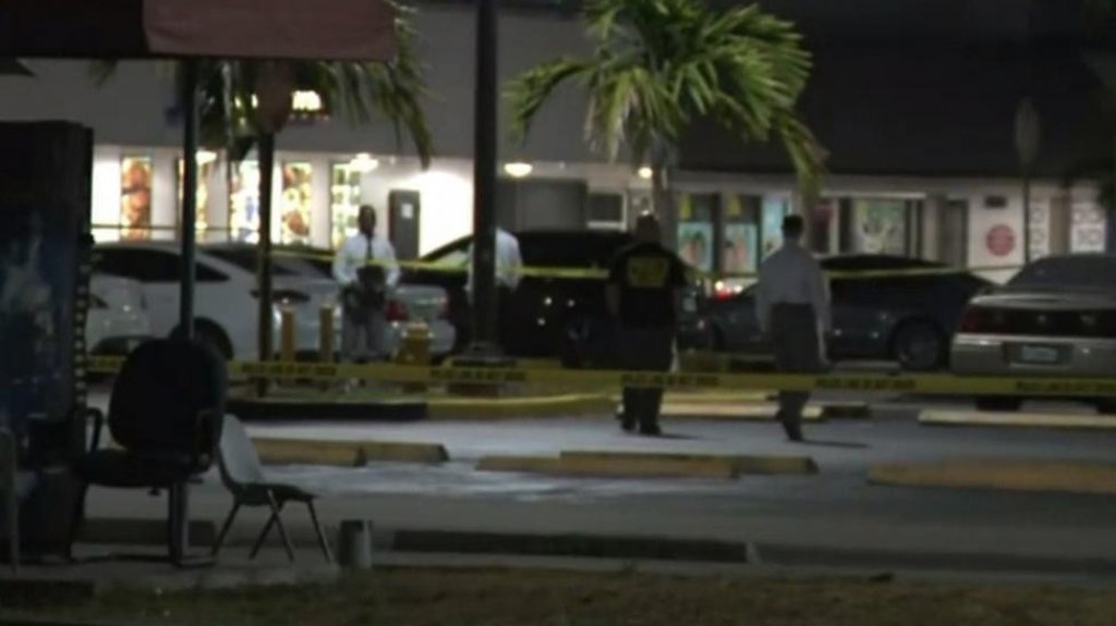  Polic&iacute;a de Miami investiga tiroteo que ha dejado 2 muertos y 20 heridos a la salida de un concierto 