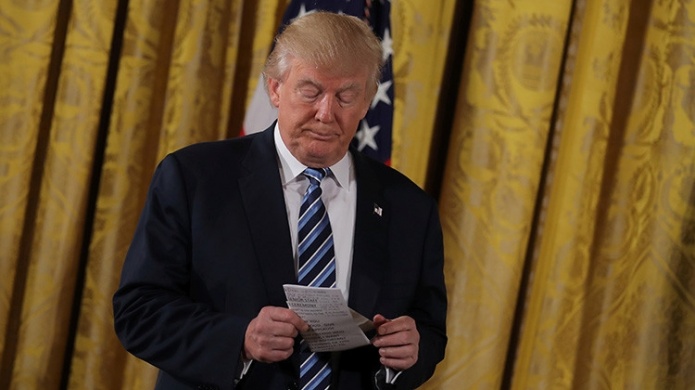 Trump firma un decreto sobre la renegociaciÃ³n del Tratado de Libre Comercio de AmÃ©rica del Norte