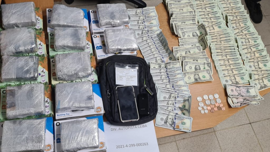  Ocupan 12 Bloques de Coca&iacute;na en Naguabo 