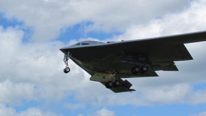 EE.UU. despliega bombarderos furtivos B-2 en Europa