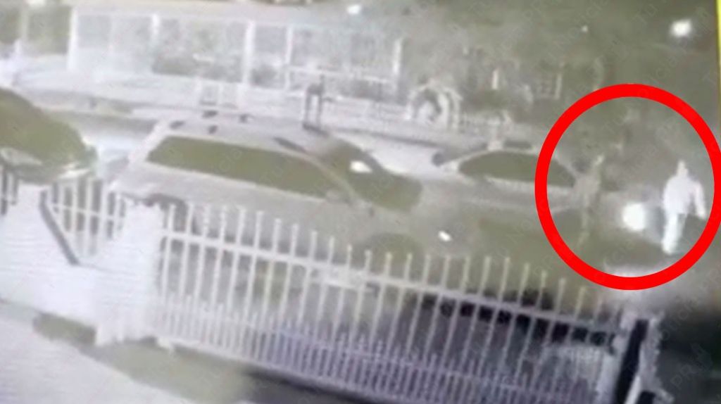  Video: Momento en que 3 &ldquo;cacos&rdquo; armados entran a robar en residencia de Carolina 
