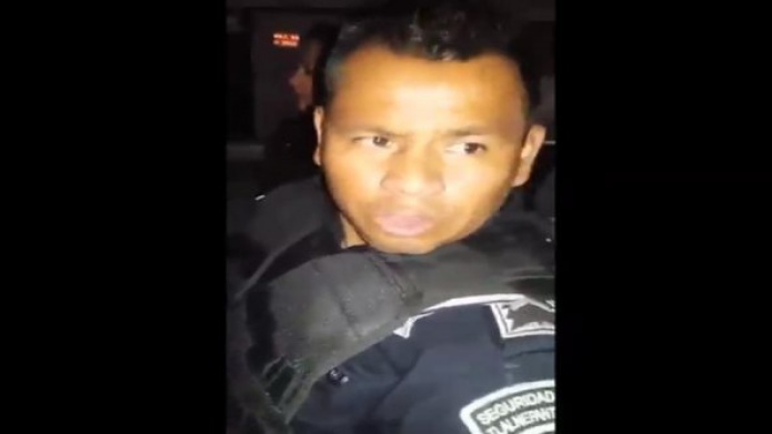 Video: ciudadanos detienen un policía municipal conduciendo la patrulla borracho