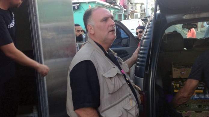 Contratan al cocinero espaÃ±ol JosÃ© AndrÃ©s para distribuir comida en Puerto Rico