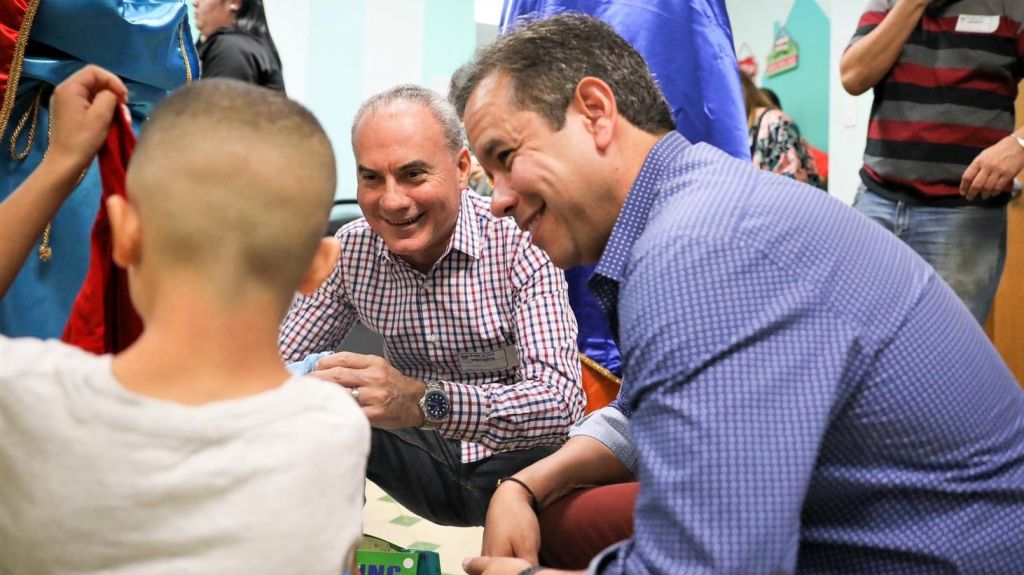  Legisladores PNP de San Juan visitan Hospital del Ni&ntilde;o junto a los Reyes Magos 