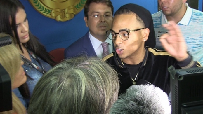  Video: "Agitao" Ozuna con la prensa "Para yo dar mejor respuesta tienen que ser mejores reporteros" 