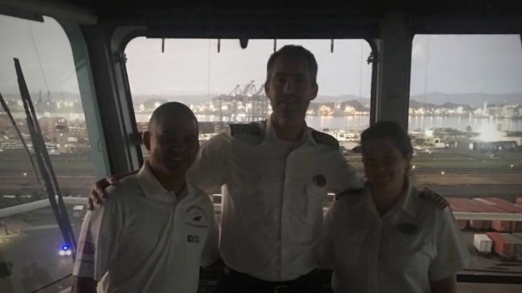  Video: Aclaran que la gobernadora se pronunci&oacute; correctamente al llamar &ldquo;Piloto&rdquo; a la persona que atrac&oacute; el crucero en San Juan 