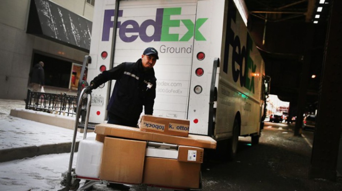 Usuarios llaman a FedEx el 'Grinch' de la Navidad por retrasos en envÃ­os en Nochebuena
