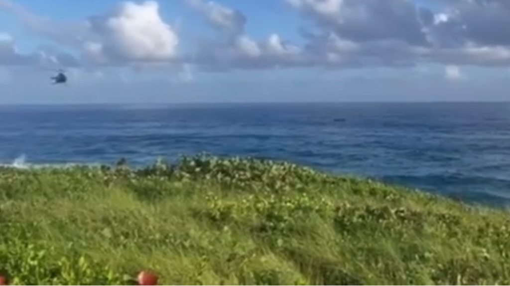  Video: Logran rescatar todos lo inmigrantes que cayeron al agua en playa de Vega Alta 