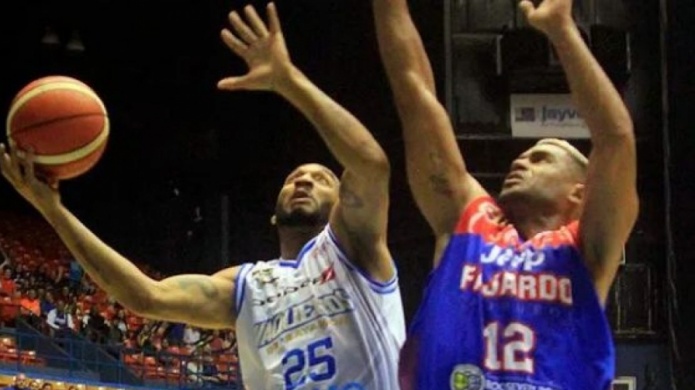 Los Vaqueros celebran primer triunfo en la campaÃ±a