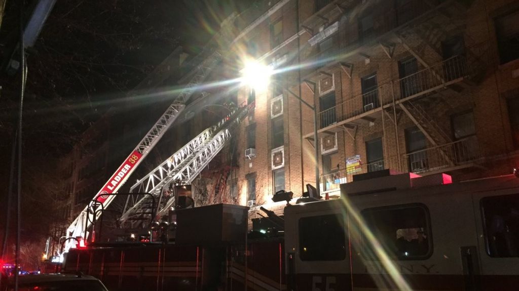 Boricuas sobreviven a mortal incendio en edificio del Bronx de Nueva York