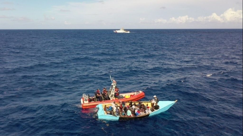  Guardia Costera repatr&iacute;a a 86 de 87 inmigrantes a la Rep&uacute;blica Dominicana de tres viajes ilegales por el Canal de la Mona 