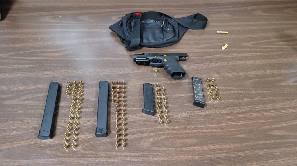  Arrestan a sujeto de 28 a&ntilde;os sorprendido con una pistola y municiones en residencial de Ponce 