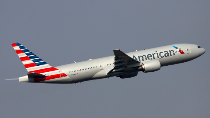 Encuentran 14 kilos de cocaína en avión de American Airlines