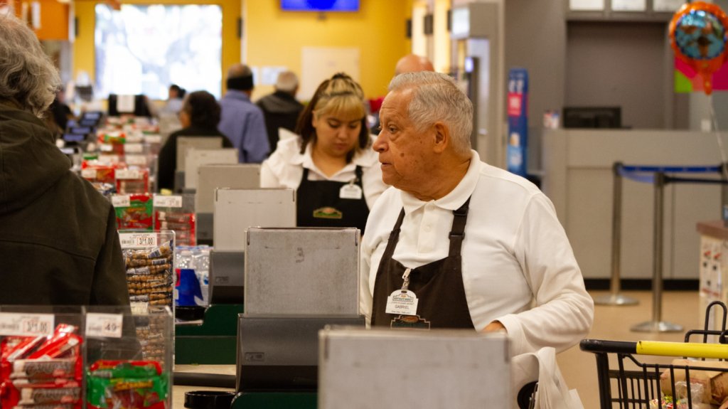  Las muertes de latinos, un 53 % mayores a lo esperado este a&ntilde;o por la COVID 