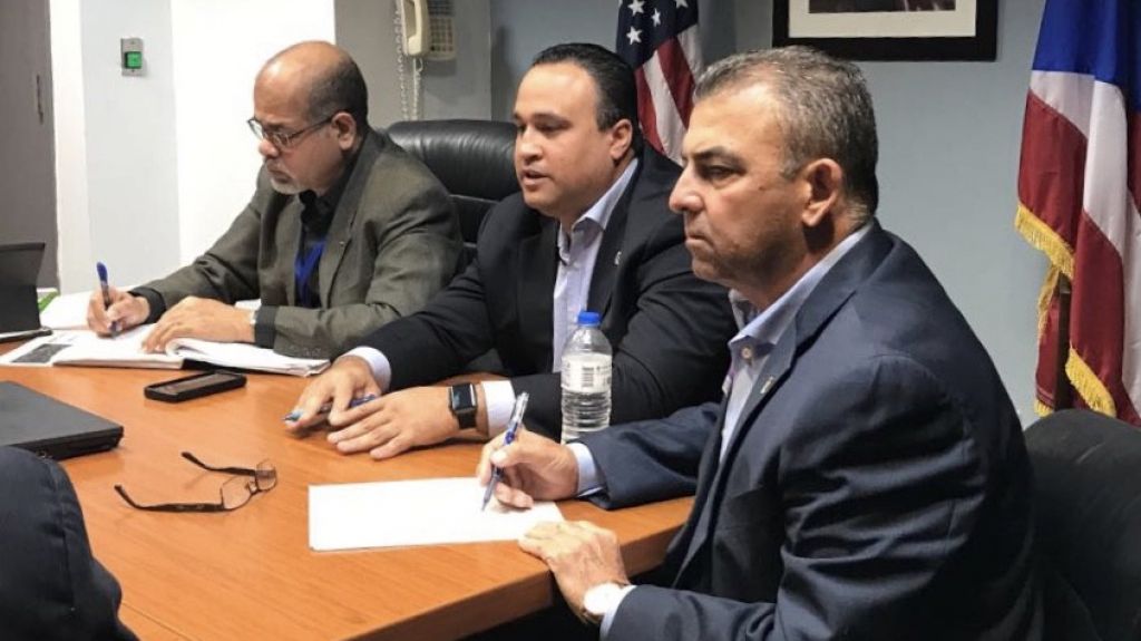  Director interino AEE admite que no puede decidir a d&oacute;nde van las brigadas. 