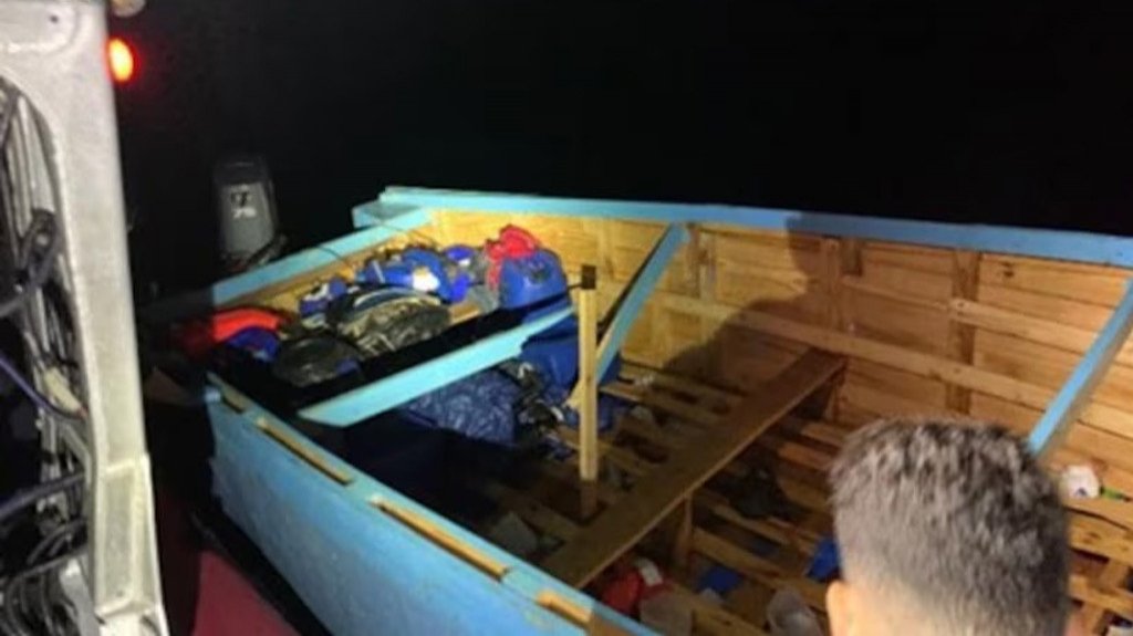  Guardia Costera repatria a 40 inmigrantes interceptados en el canal de la Mona 