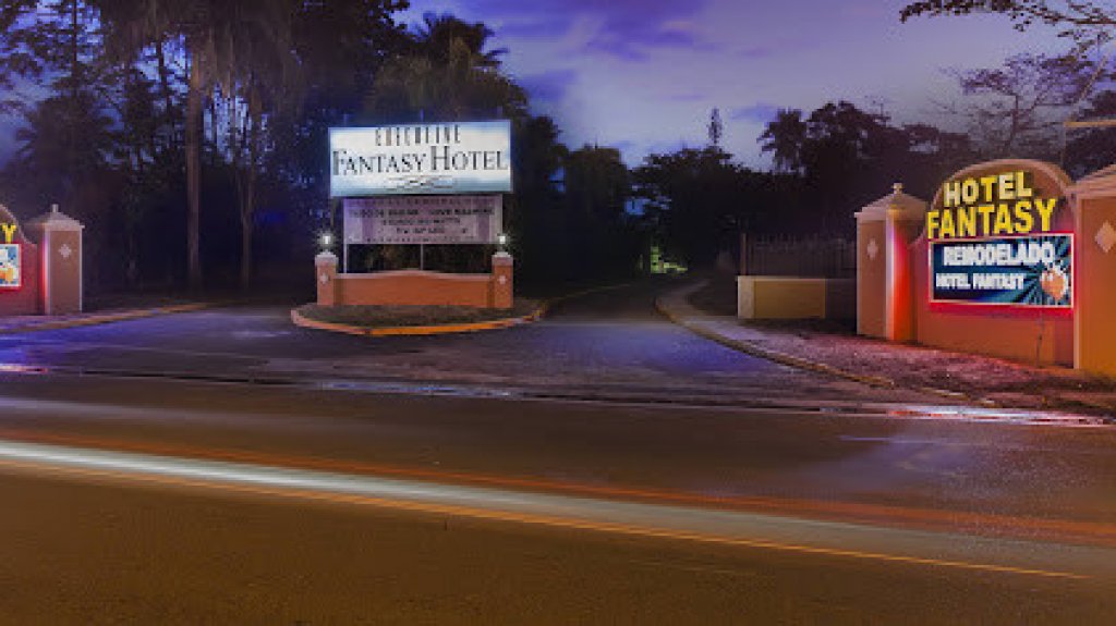 Balean a una pareja a la salida de un motel en Carolina 
