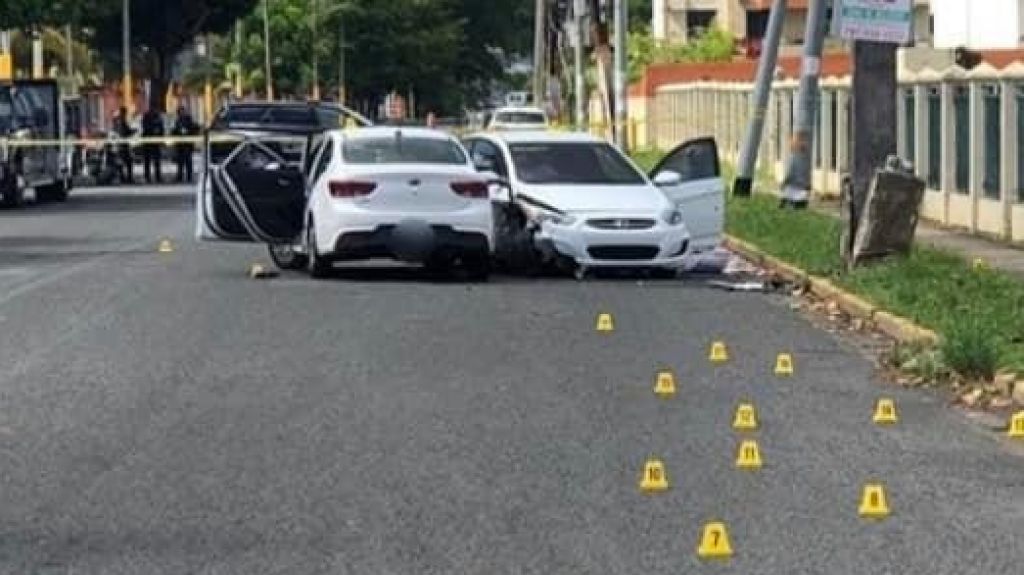  Fotos de la violenta escena donde una jovencita de 20 a&ntilde;os fue acribillada a tiros en San Juan 