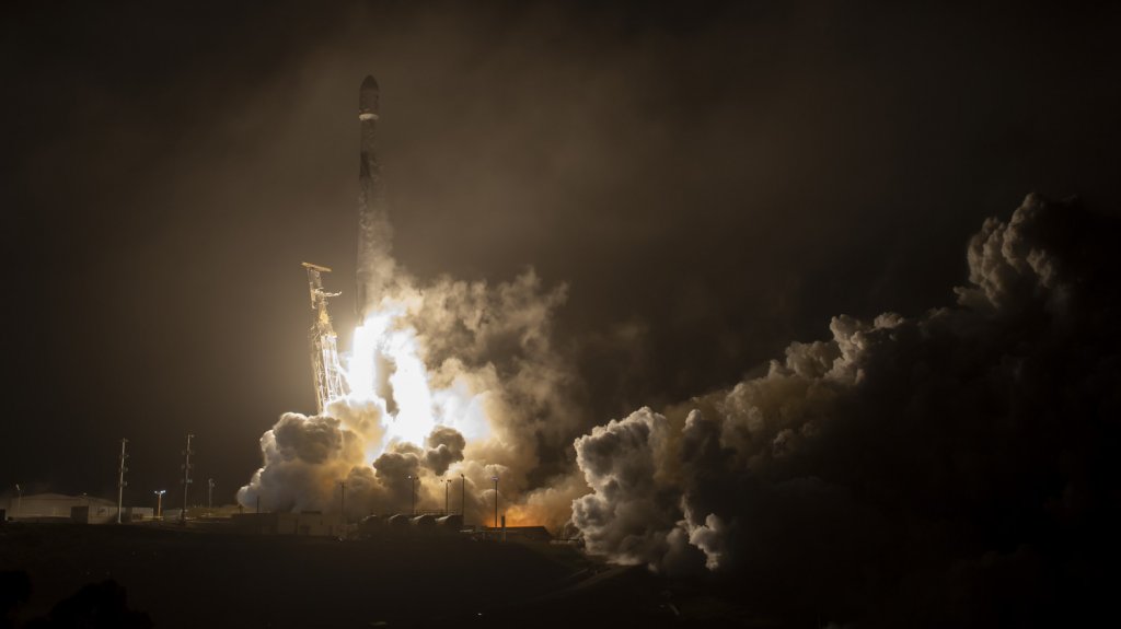  La NASA lanza una sonda contra un asteroide para desviarlo y saber c&oacute;mo proteger la Tierra 