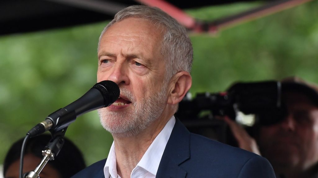  Corbyn califica de "racista" los tuits de Trump sobre las dem&oacute;cratas 