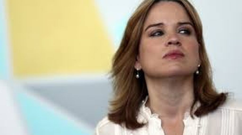  Suspendido de empleo empleado de San Juan arrestado por los federales 