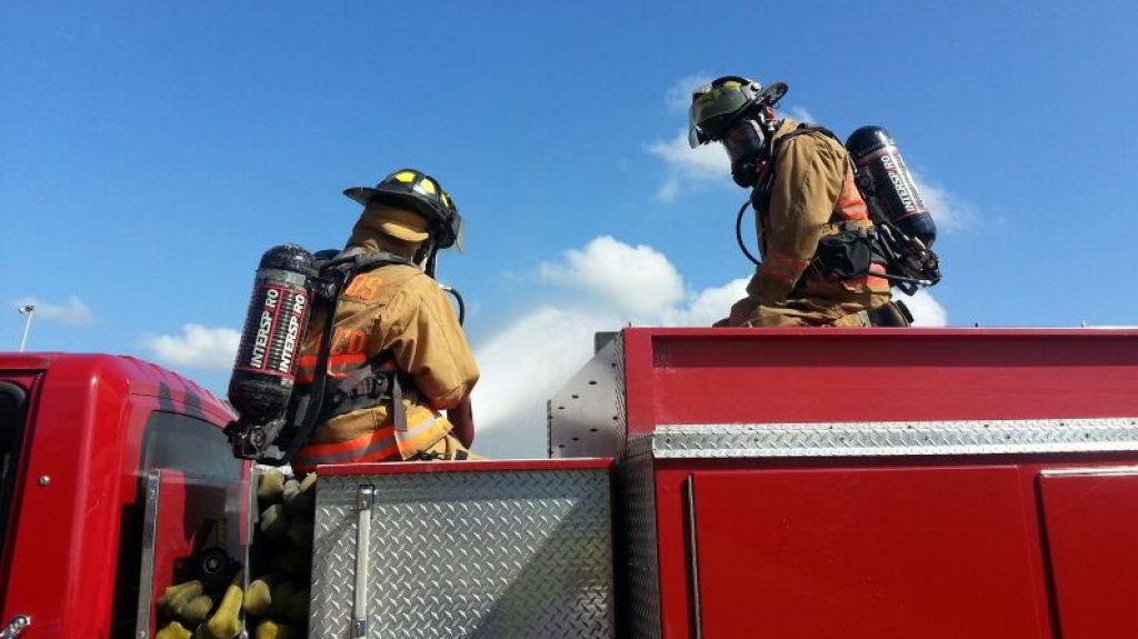  Incendian dos veh&iacute;culos y una embarcaci&oacute;n en Vieques 