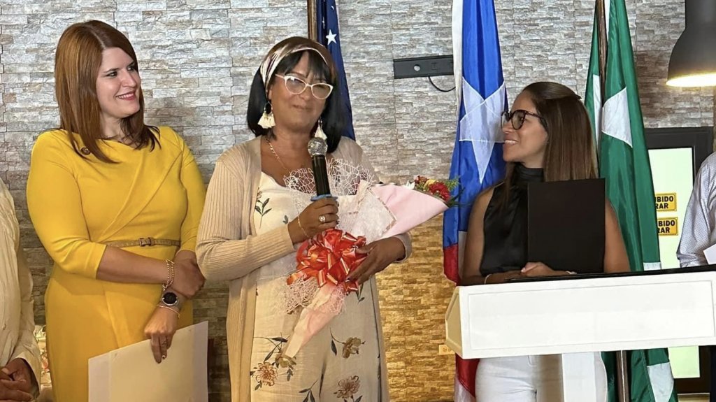  Salinas reconoce a mujeres que que marcan la diferencia y transforman vidas 