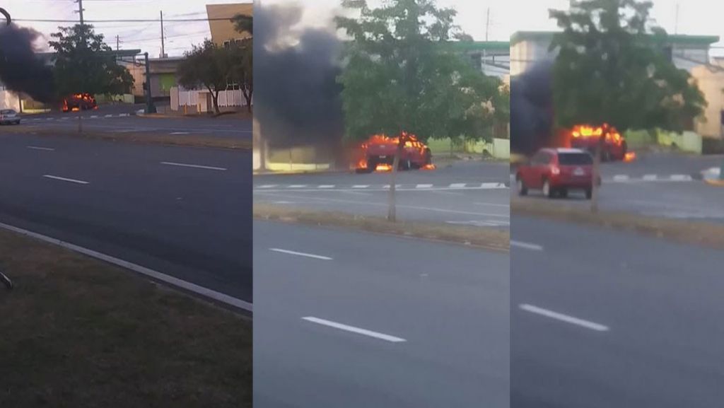  Video: Choc&oacute; con un poste en Caguas y el auto se prendi&oacute; en fuego 