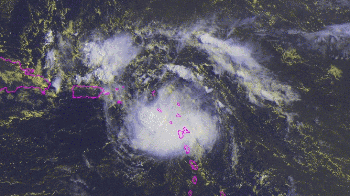 AviÃ³n caza huracanes investigarÃ¡ a fuerte Onda durante las prÃ³ximas horas...