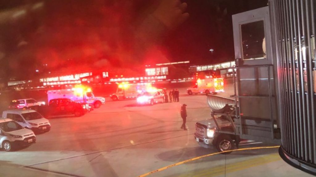  Seis heridos al colapsar rampa de acceso a los aviones en el aeropuerto de Baltimore 