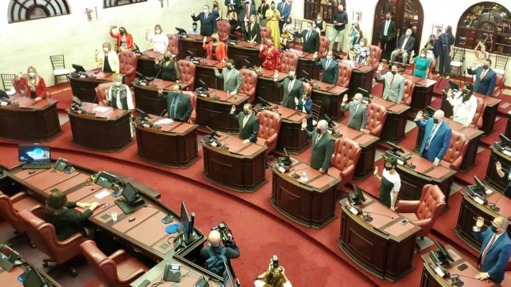  Senado aprueba extender interinato de Nino Correa y Eliezer Ramos Par&eacute;s; 