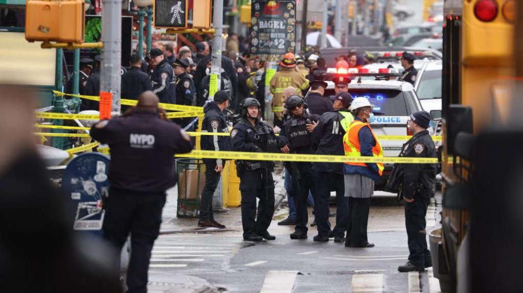 Video:Tiroteo en el metro de Nueva York deja varios heridos 