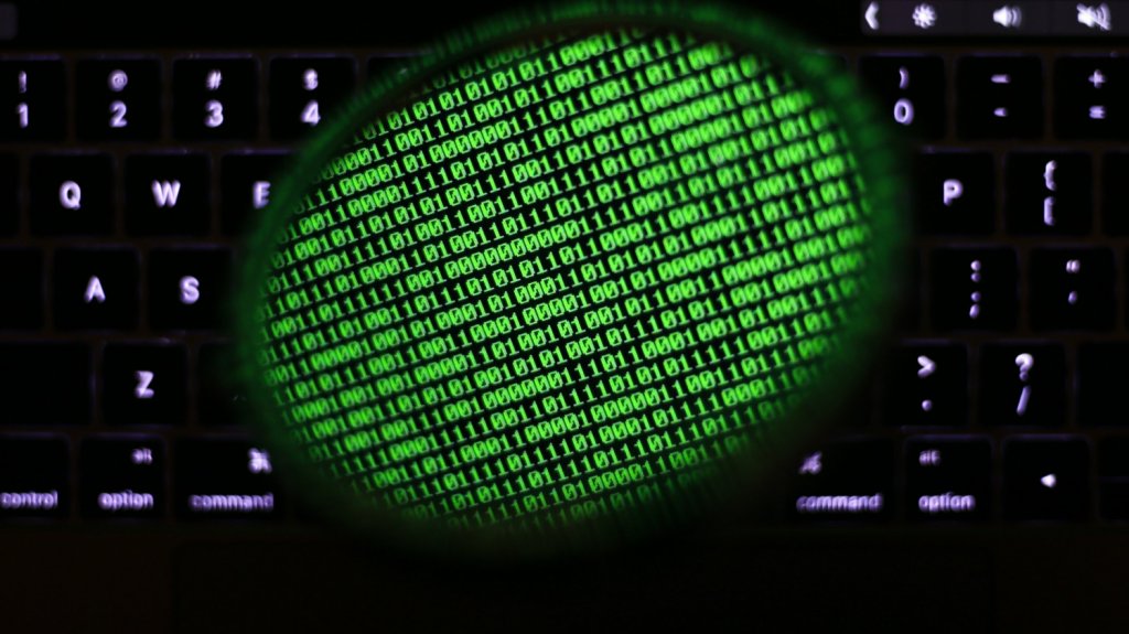  Biden echa la culpa a Trump por el ciberataque masivo atribuido a Rusia 