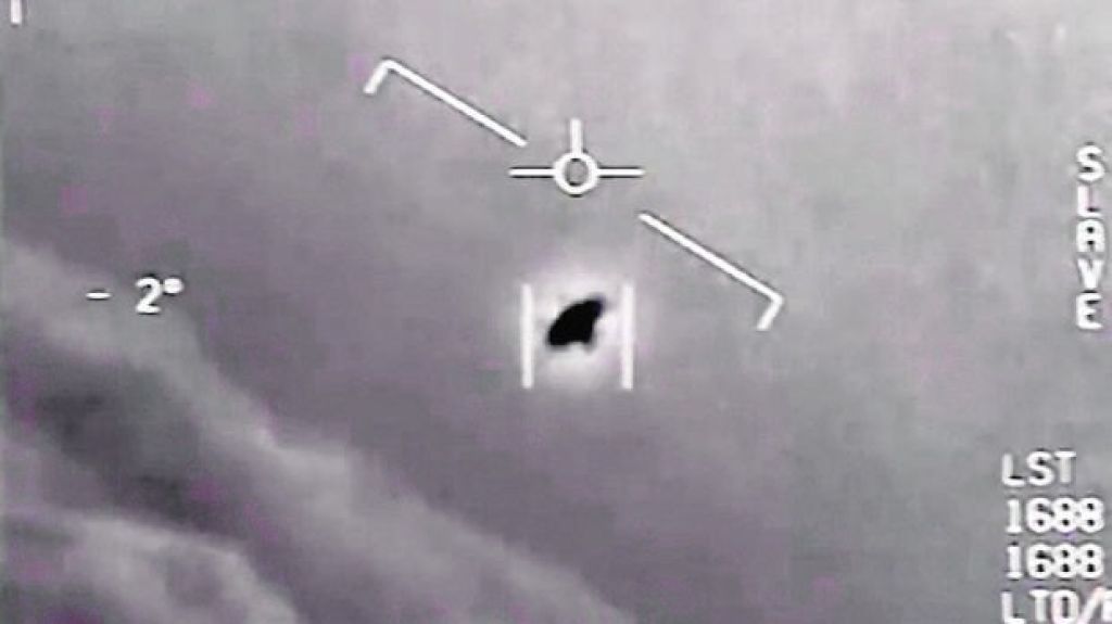  Video: La Marina de EE.UU. reconoce que OVNIS existen; muestra videos reales 