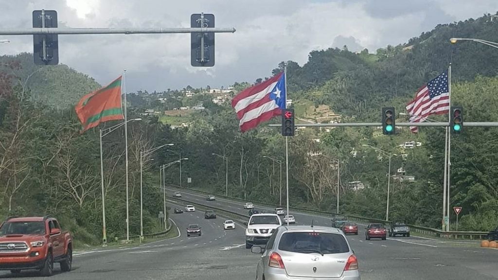  Denuncian que tambi&eacute;n el alcalde de Naranjito tambi&eacute;n incumple con orden de Rossell&oacute; de banderas a media asta por RHC 