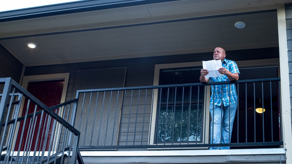  Juez ve inconstitucional la suspensi&oacute;n de los desalojos por la pandemia 